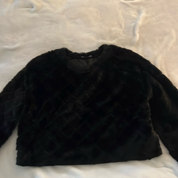 Zara Jackets & Blazers - Zara furry jacket